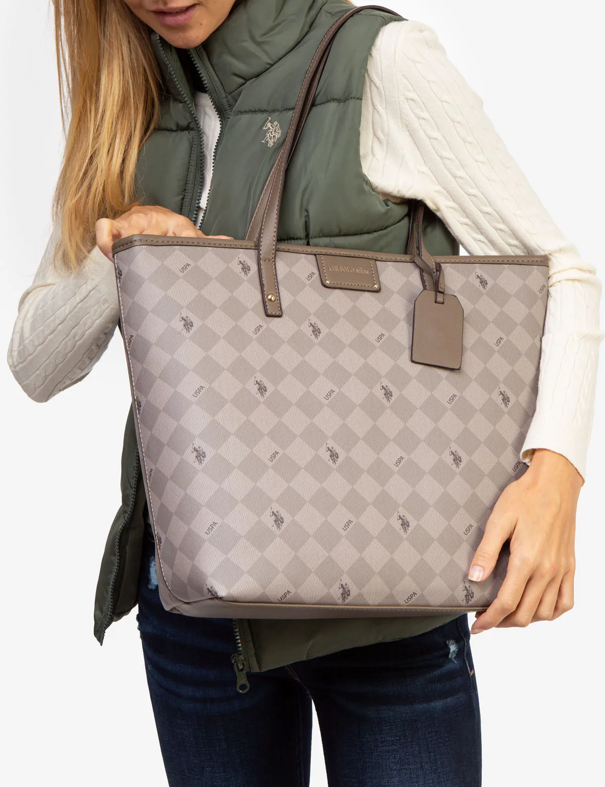 DIAMOND SIGNATURE TOTE BAG