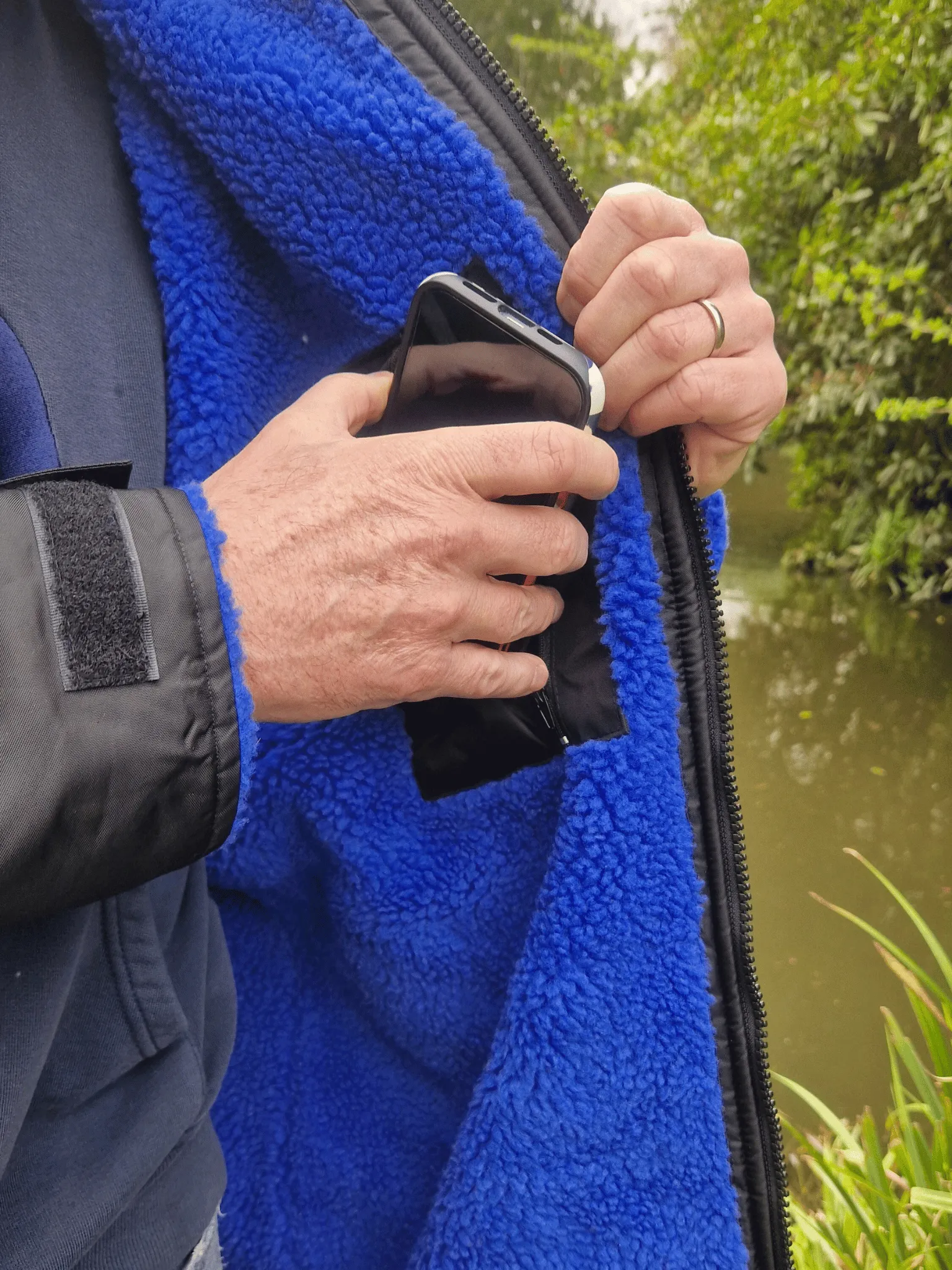 Electric Moose Eco - long sleeve changing robe - black/electric blue