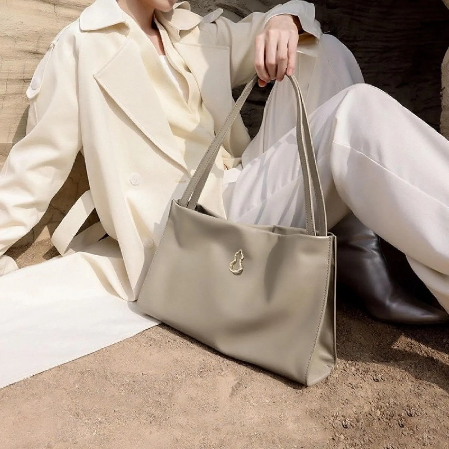 Half-Slope Top Layer Cowhide One-Shoulder High-Capacity Commuter Leather Gourd Tote Bag