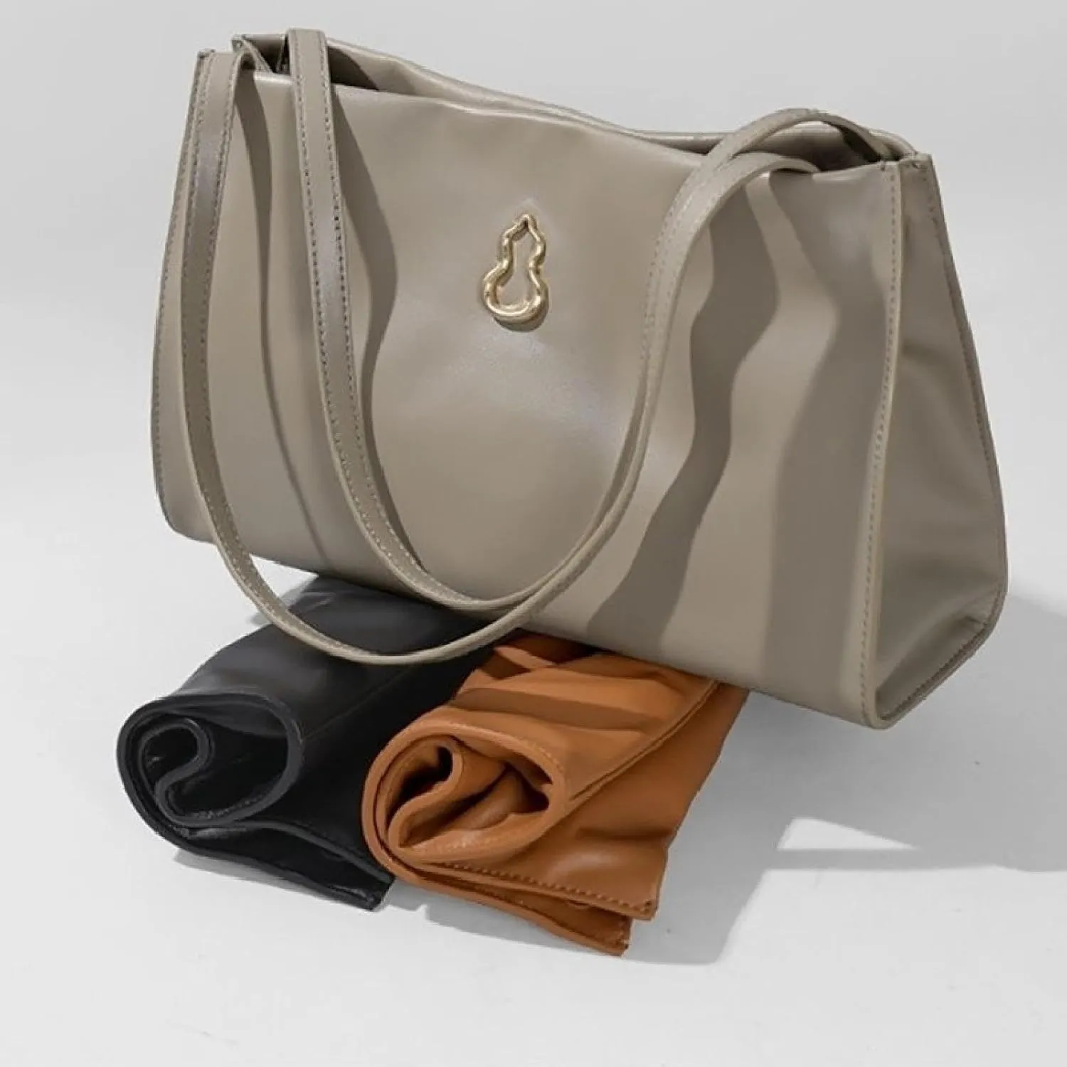 Half-Slope Top Layer Cowhide One-Shoulder High-Capacity Commuter Leather Gourd Tote Bag