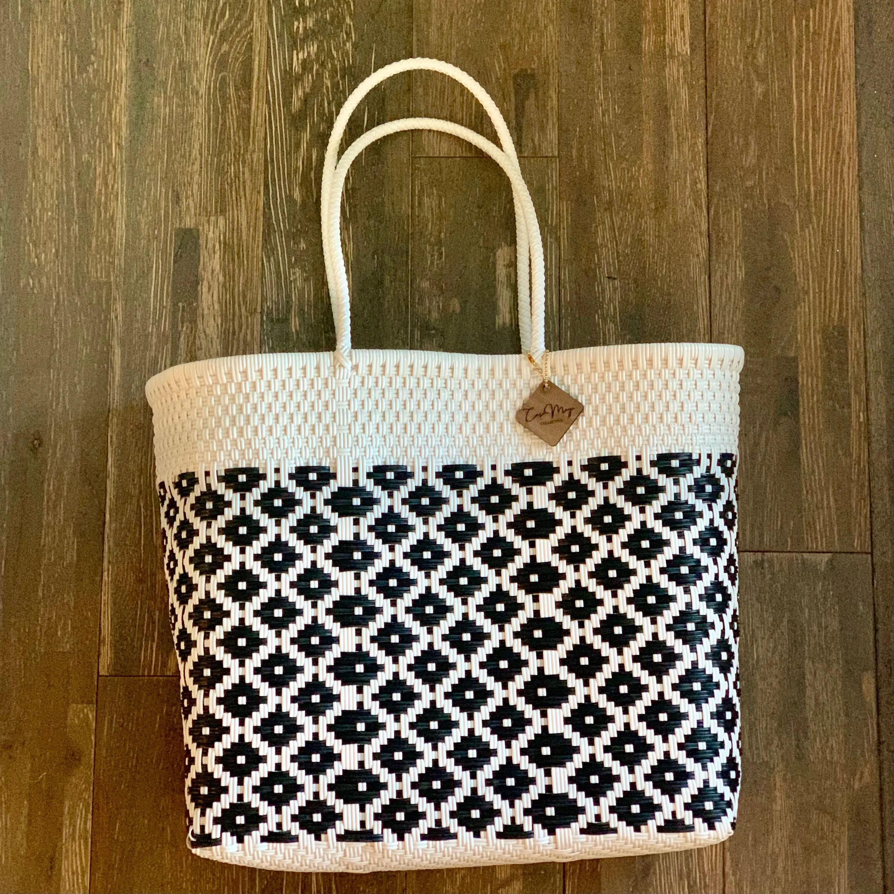 Large Tote - B   W