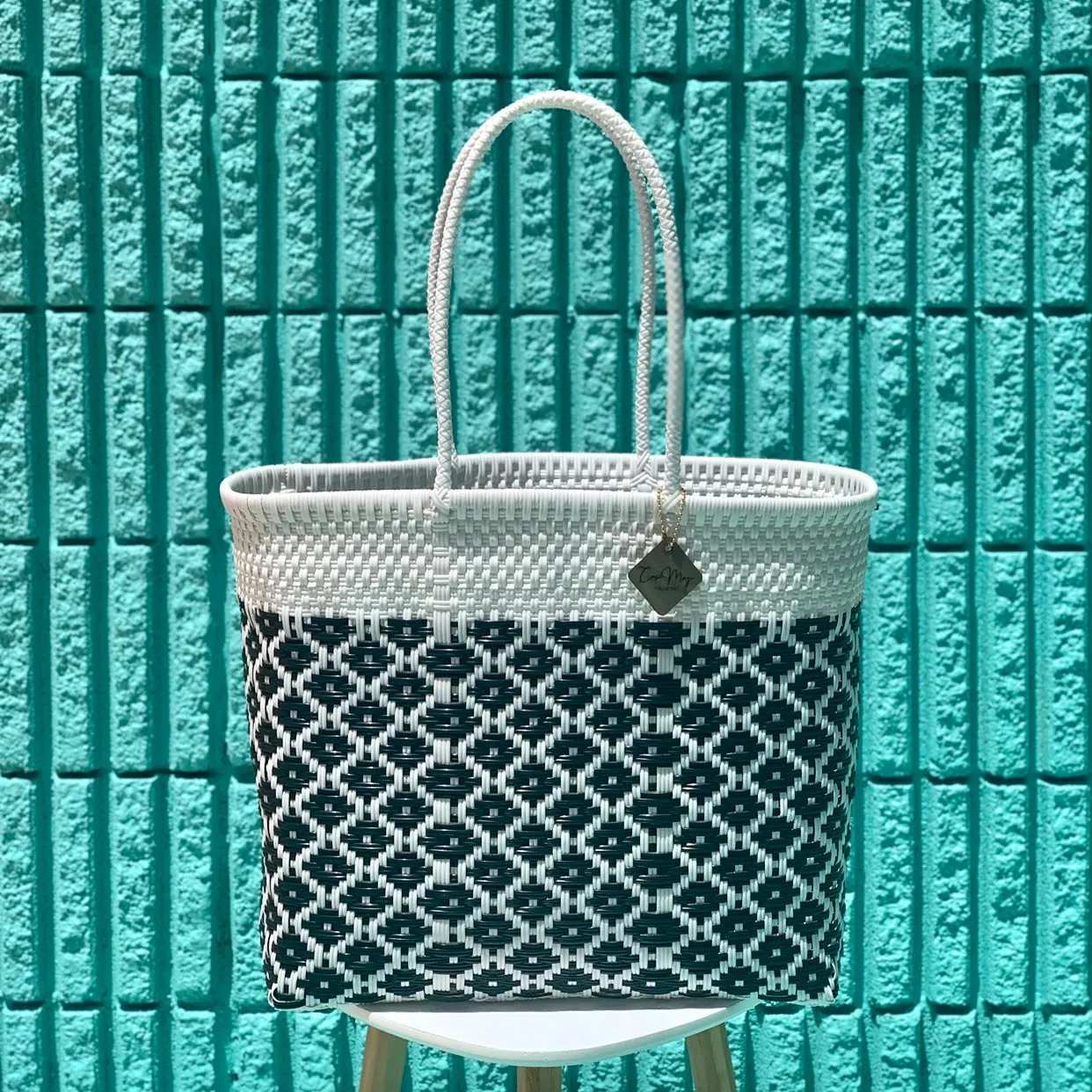 Large Tote - B   W