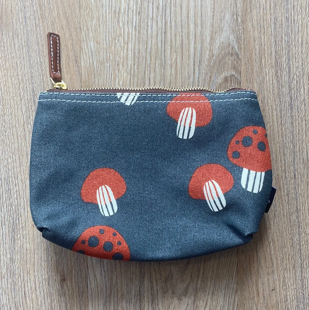 Medium Pouch-