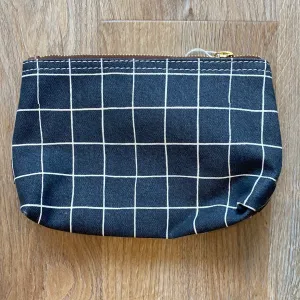 Medium Pouch-