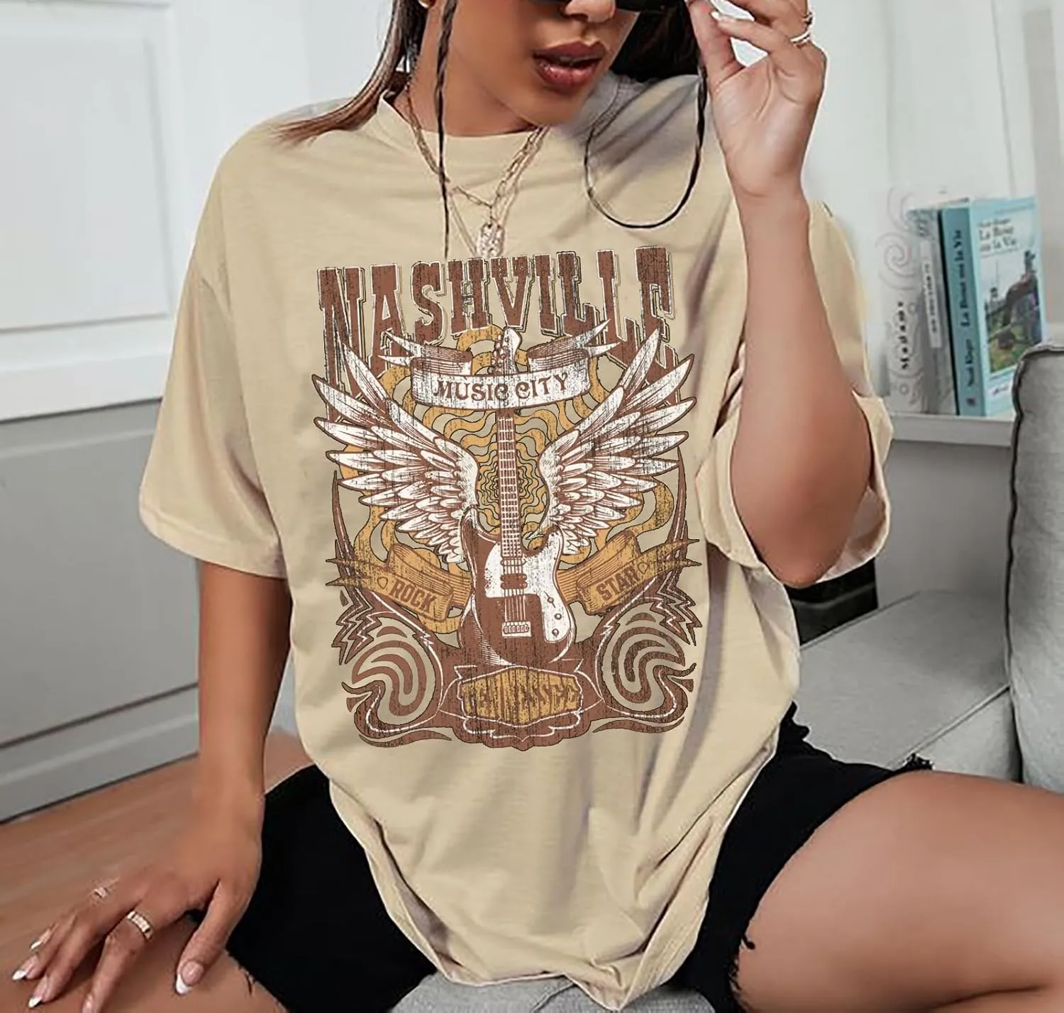 Nashville Music City T-Shirt Women Country Music Oversized Shirts Rock Band Tshirt Vintage Guitar Wings Graphic Tees