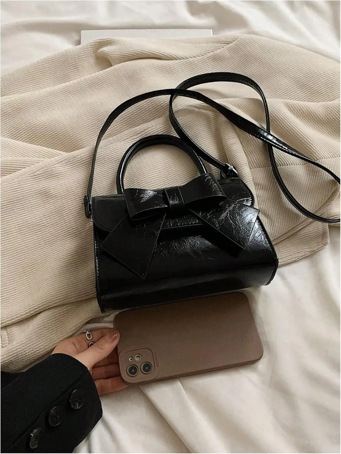 QWINEE Women's Bow Shoulder Bags Cute Handbag Clutch Crossbody Satchels Flap Magnet PU Leather Purse