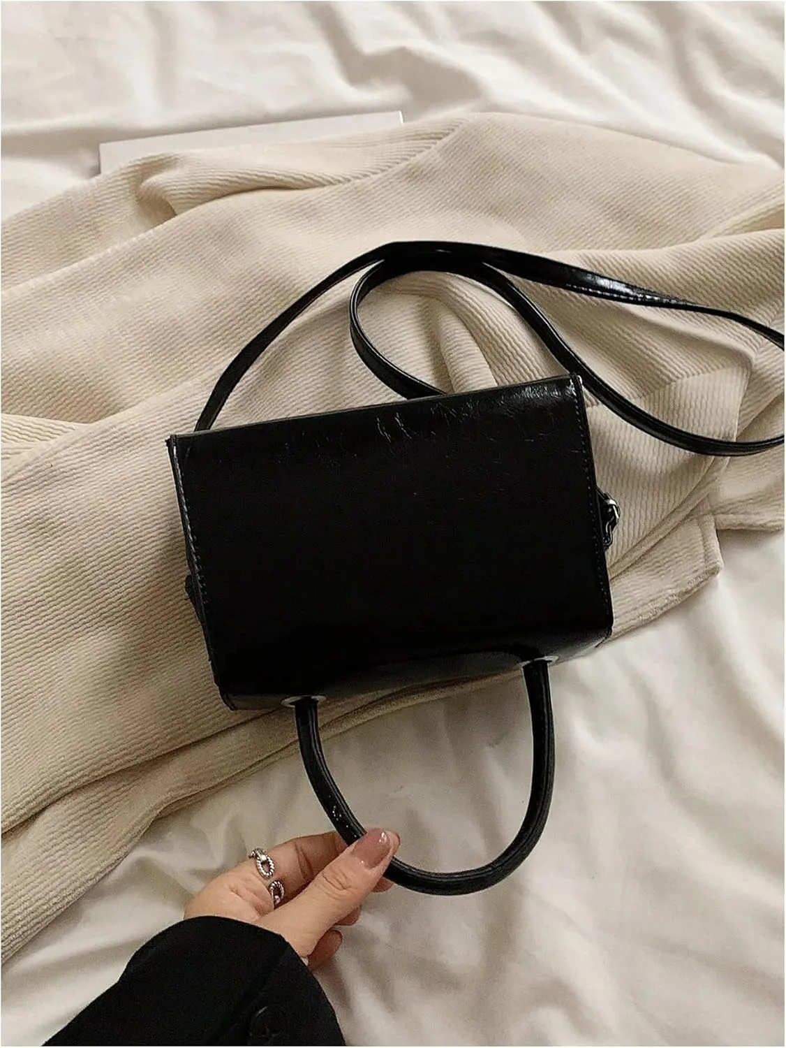 QWINEE Women's Bow Shoulder Bags Cute Handbag Clutch Crossbody Satchels Flap Magnet PU Leather Purse