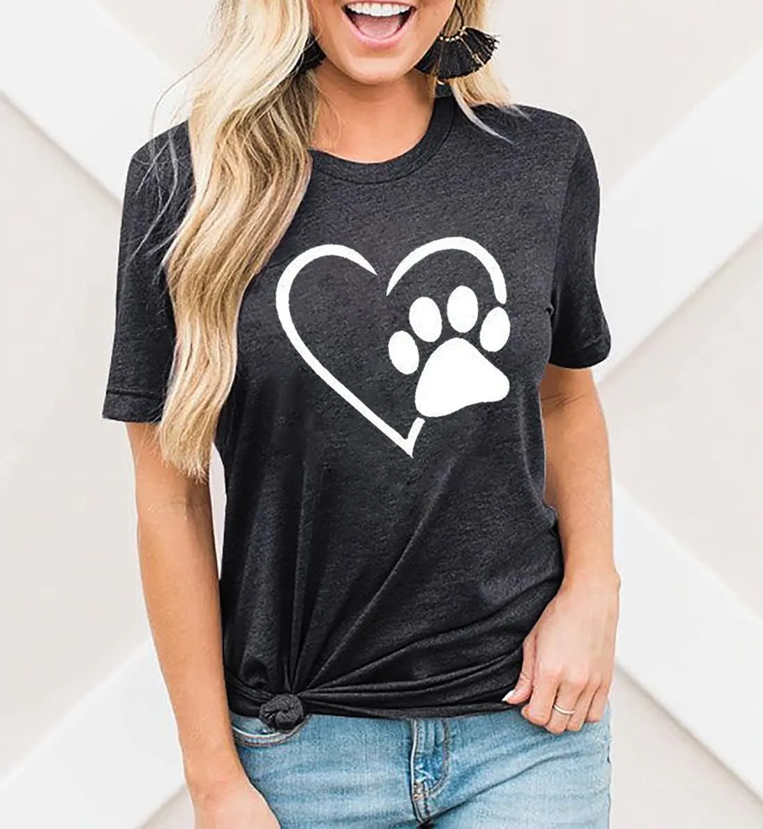 Susongeth Dog Paw Love Heart Print T-Shirt for Women Short Sleeve Dog Mom Graphic Tees Tops Mother's Day Shirts