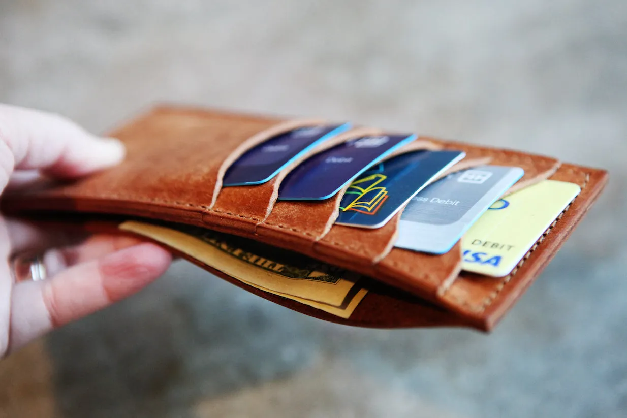 the nomad card carrier