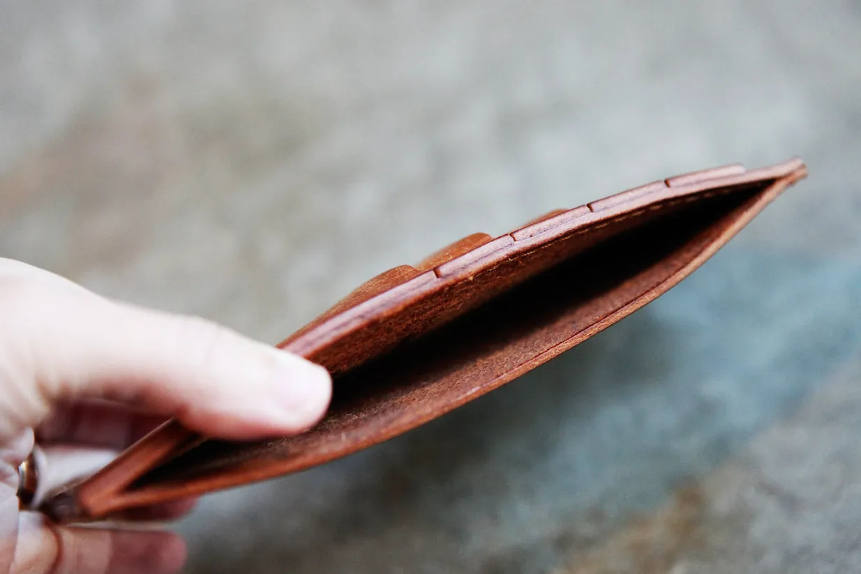 the nomad card carrier