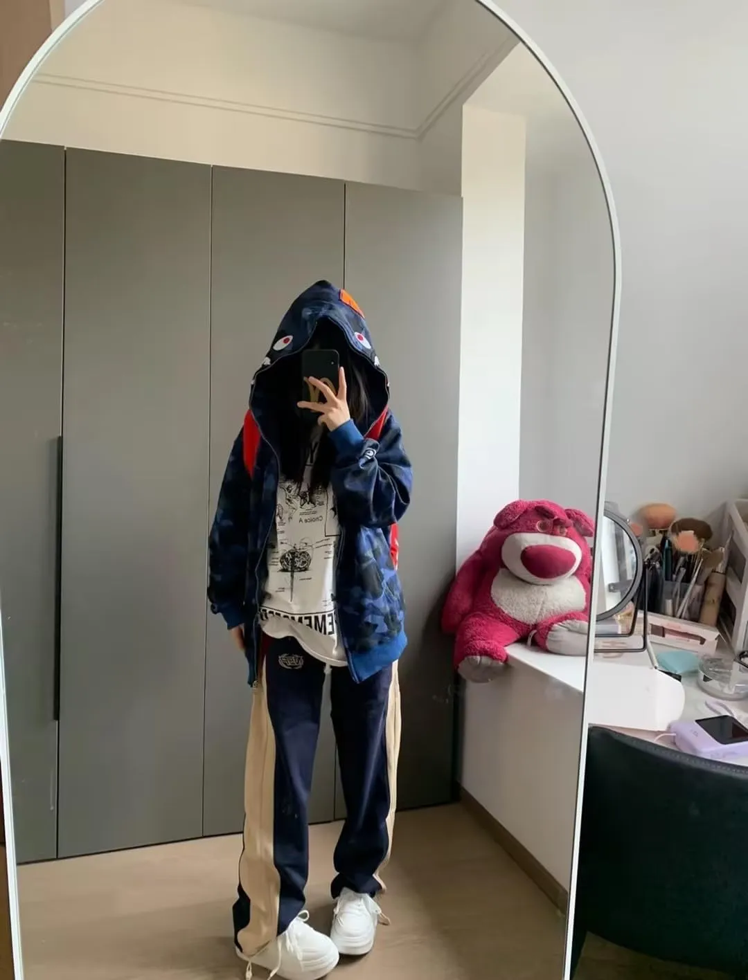 Unisex Camouflage Hoodie with Shark Embroidery, Full Zip, Lightweight Couple sweatshirts heavyweight hoodie