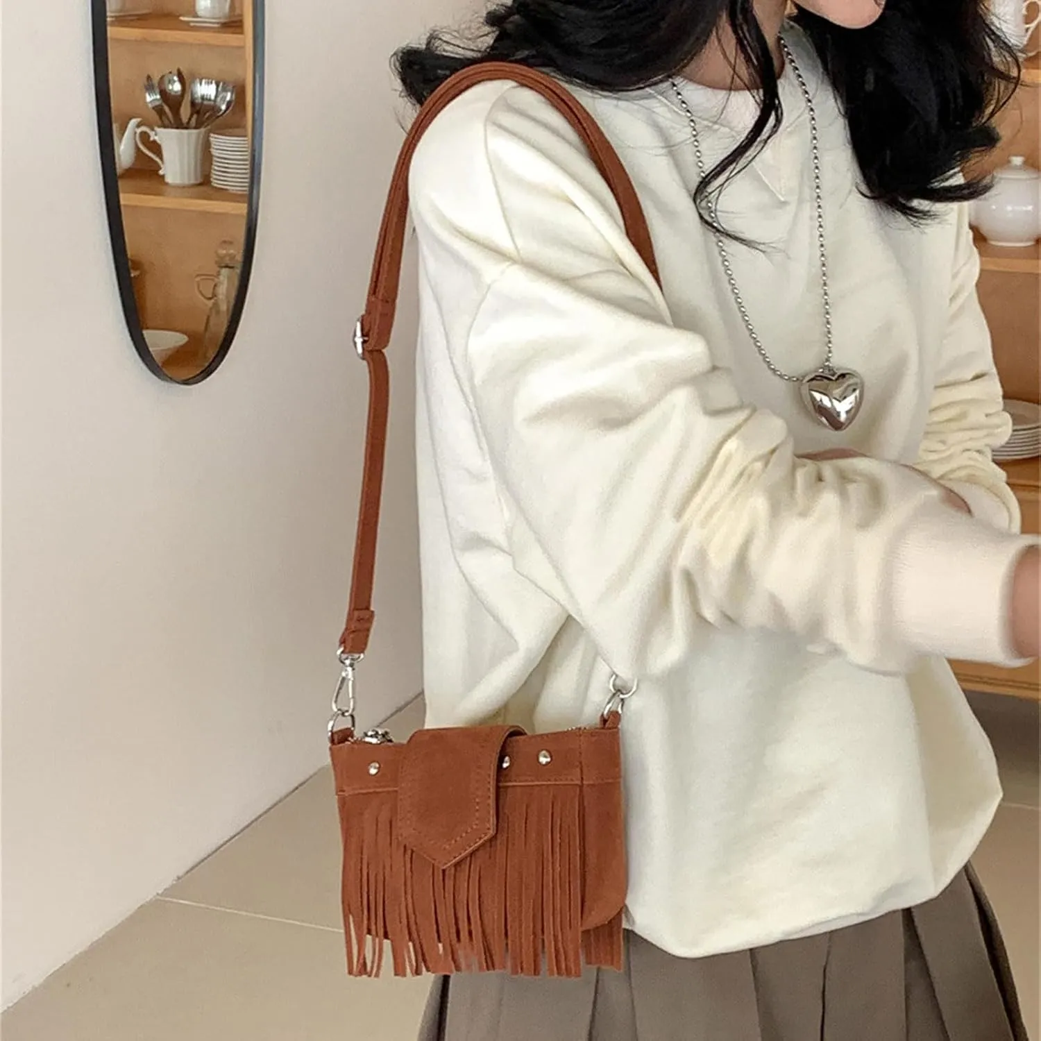 Women Shoulder Bag Retro Messengers Bag Korean Styles Shopping Bag Tassels Crossbody Bag Dating Bag for Daily