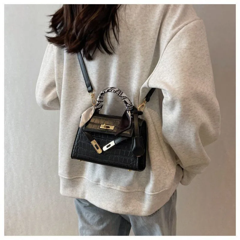 Women's High Texture Light Luxury Gold Kelly Crossbody Bags
