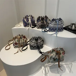 Women's Popular Western Style Ethnic Versatile Texture Bags