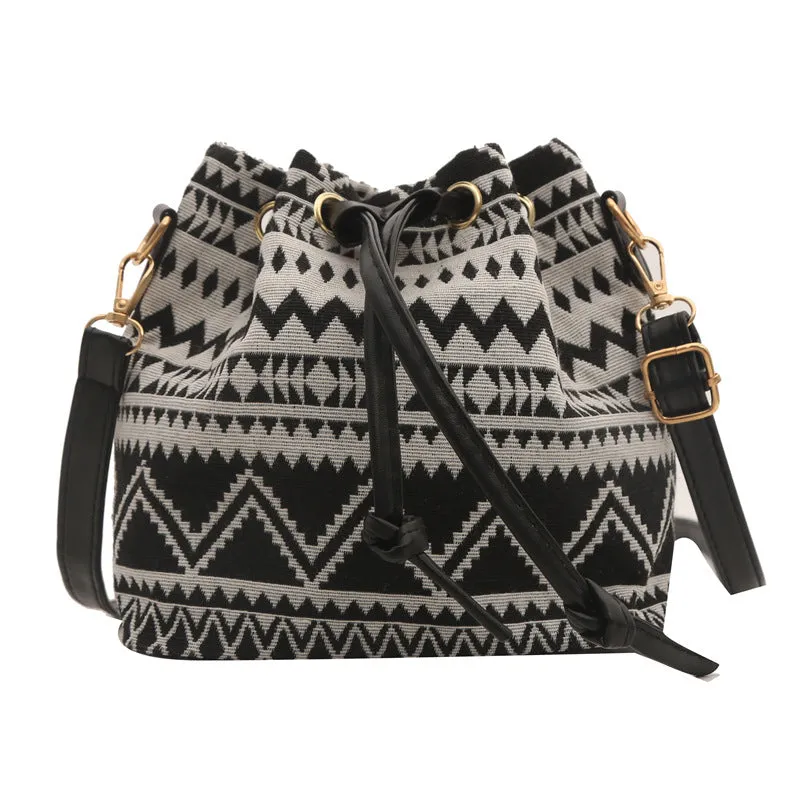 Women's Popular Western Style Ethnic Versatile Texture Bags
