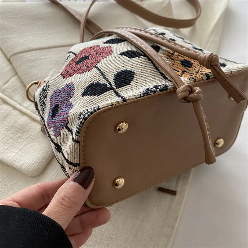 Women's Popular Western Style Ethnic Versatile Texture Bags